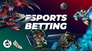Tampilan permainan Mega Sevens dengan lima gulungan dan simbol-simbol di platform mafia toto