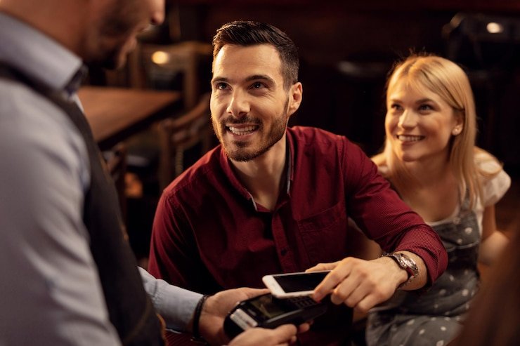 Roda roulette dengan slot bernomor dan zona warna di platform mafia toto